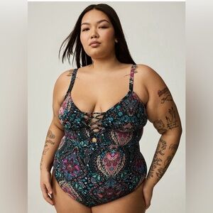 Torrid Wireless Plunge Paisley Floral Lace-Up One-Piece Swimsuit Size 1X
